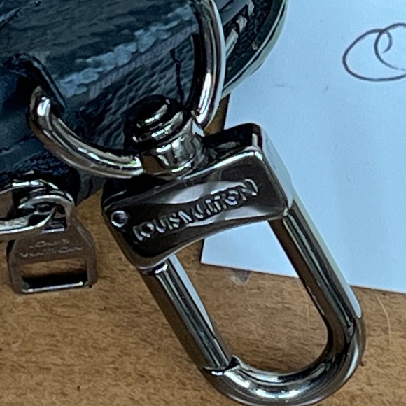 Monogram Eclipse Horizon Wireless Louis Vuitton - Picture 4 of 7